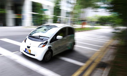 Электрокары-беспилотники приспособили для такси в Сингапуре