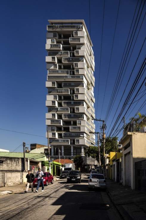 В Бразилии построили 20-этажный дом, в каждой квартире которого есть свой двор