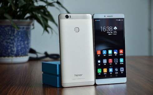   Huawei Honor Note 8   Super AMOLED  SoC Kirin 955,   $346