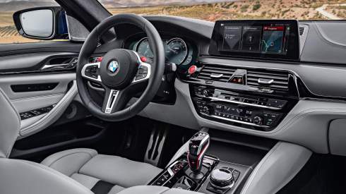  BMW M5: 600 ,     3,4   