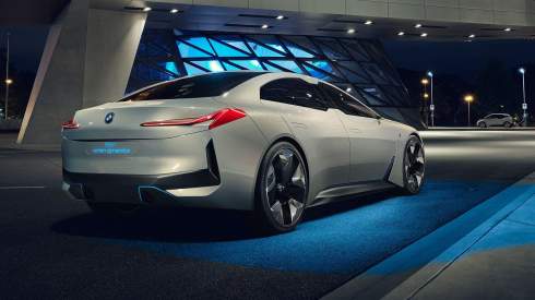 Новый прототип BMW проедет без зарядки 600 километров