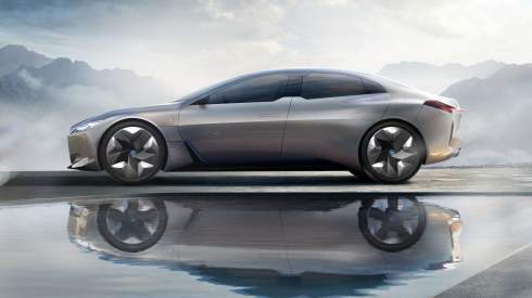 Новый прототип BMW проедет без зарядки 600 километров
