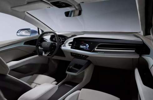  Audi Q4 e-tron:   2020 