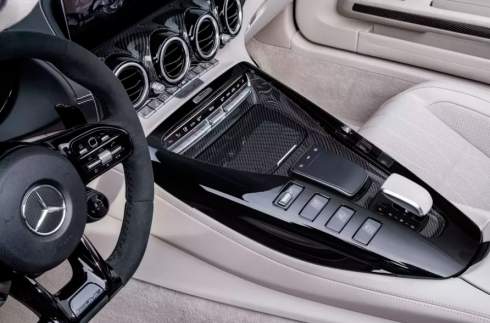  Mercedes-AMG GT R  