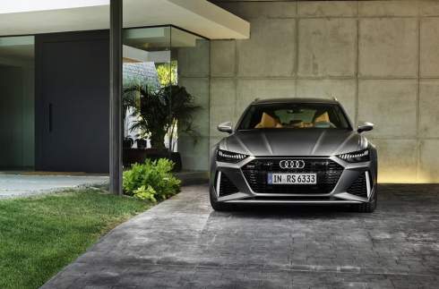 Audi   600- 