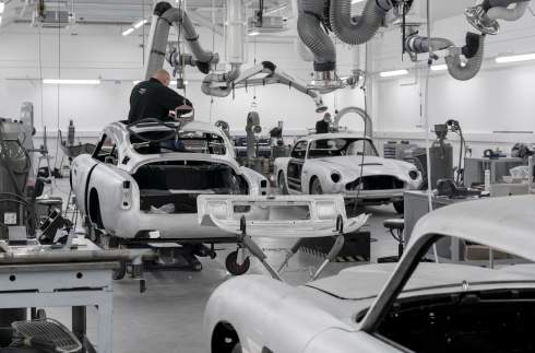 Aston Martin снова начал выпускать самый известный автомобиль Джеймса Бонда