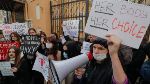 Польша охвачена протестами против закона о запрете абортов