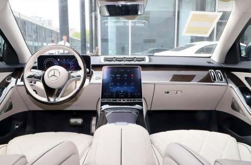  Mercedes-Maybach S-Class:     