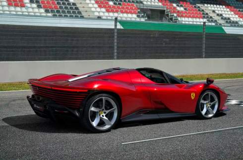 Новая «икона» Ferrari отличилась мощнейшим V12, смелым дизайном и аэродинамикой