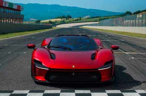 Новая «икона» Ferrari отличилась мощнейшим V12, смелым дизайном и аэродинамикой