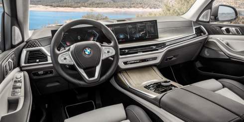   BMW X7   