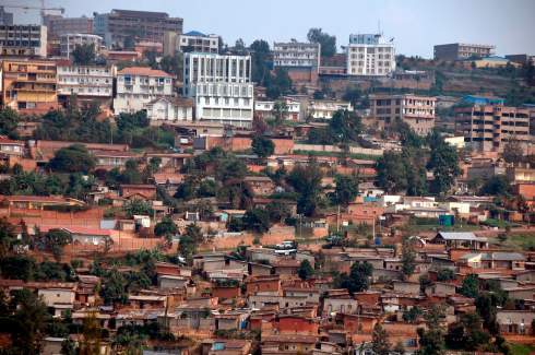 Британия подписала с Руандой скандальное соглашение о переселении мигрантов