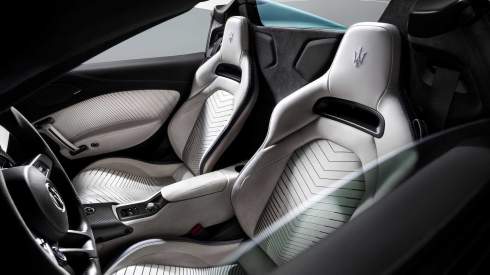 Maserati представила спайдер MC20 Cielo с крышей из стекла