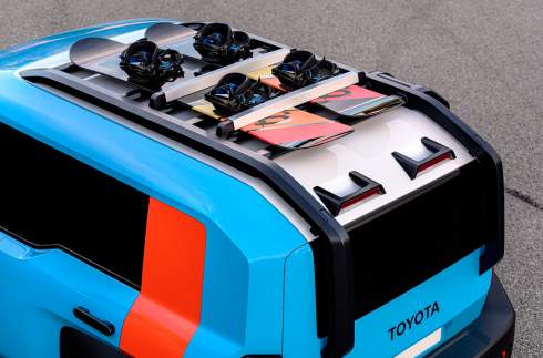 Toyota      -  Compact Cruiser EV