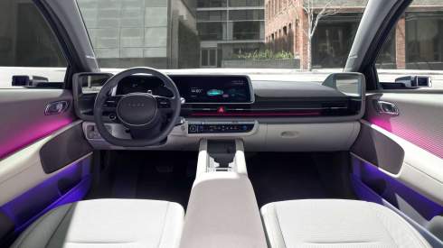 Hyundai  Ioniq 6    Tesla