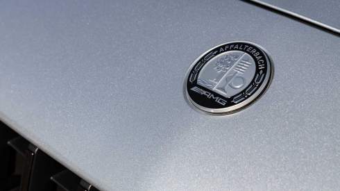 Mercedes-AMG C63 дебютував із гідридною «турбочетвіркою»