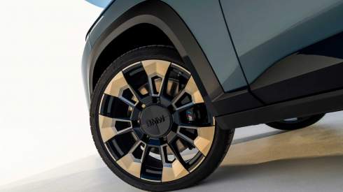 BMW XM офіційно представлений як флагманський позашляховик