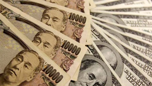 Долар падає на тлі відновлення ринків, розмови про зміну політики Японії  піднімають курс єни