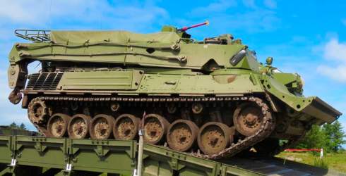 ͳ         Leopard 2 i Marder