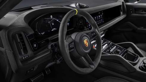 Porsche Cayenne отримав оновлений салон та більше потужності