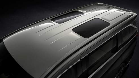 Lexus представив розкішний мінівен LM