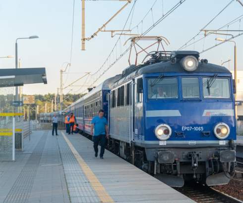 До Варшави прибув тестовий потяг Укрзалізниці із 14 вагонів