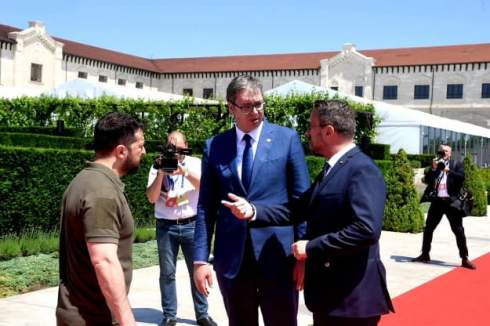 Президент Сербії повідомив про «коротку і хорошу» розмову із Зеленським