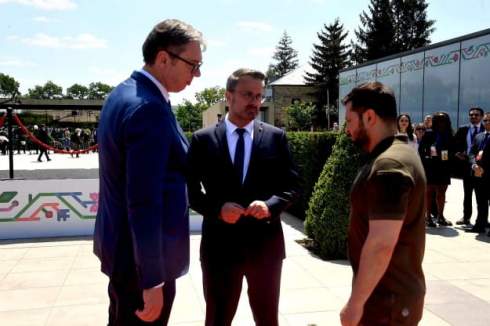 Президент Сербії повідомив про «коротку і хорошу» розмову із Зеленським