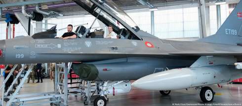    19  F-16.      F16   