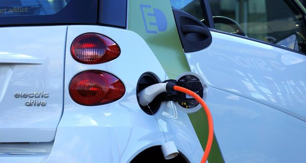Вживані електромобілі дешевшають швидше за бензинові чи дизельні авто