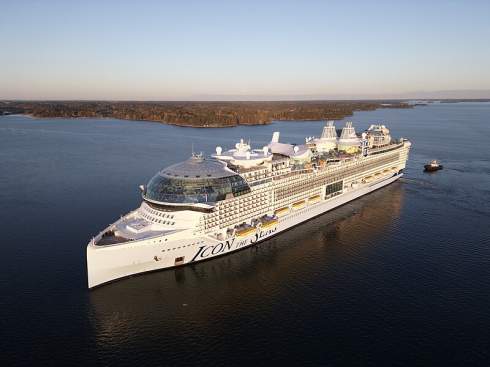 Фінська корабельня передала замовнику найбільший у світі круїзний лайнер