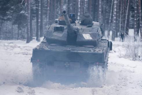      Leopard 2,      