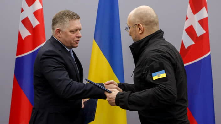 Співпраця на антиукраїнському тлі: як Київ будує відносини зі скандальним лідером Словаччини