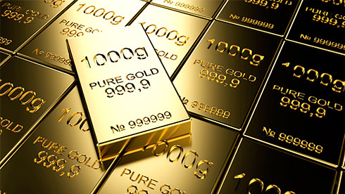 Ціни на золото продовжують падати з рекордних максимумів на тлі панування долара після скорочення ШНБ