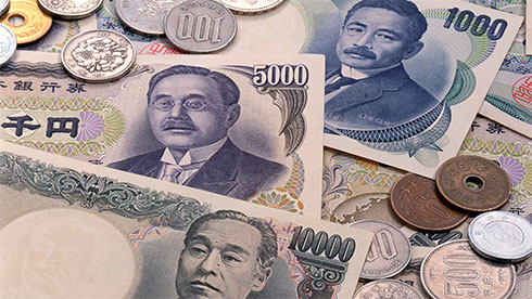 Єна падає після рішення Банку Японії; євро затинається на шляху до тижневих втрат