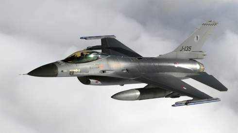         F-16 -   ͳ