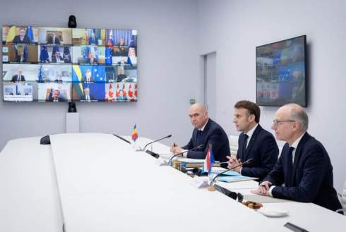 Макрон розповів про підсумки другої екстреної зустрічі в Парижі