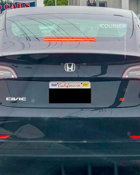 Tesla стає токсичною: власники маскують авто під Honda, Audi та Mazda