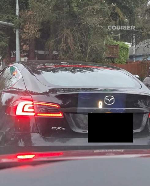 Tesla стає токсичною: власники маскують авто під Honda, Audi та Mazda