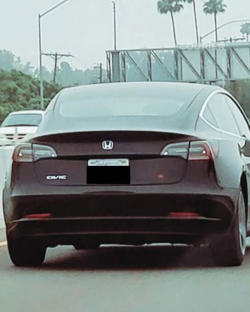 Tesla стає токсичною: власники маскують авто під Honda, Audi та Mazda