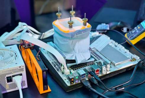 AMD Ryzen 9800X3D      7,3 