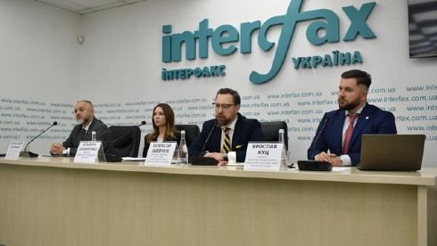   Diplomatic Legal Hub -     ,    