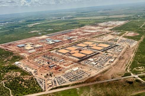   OpenAI  :   Stargate  $500   40%   DRAM