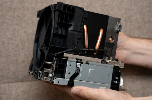 Steam Machine: Valve   ,  Xbox  PlayStation